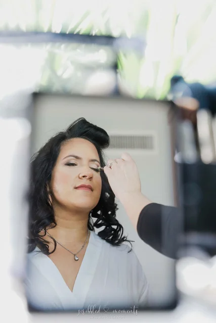 Working With a Wedding Makeup Artist